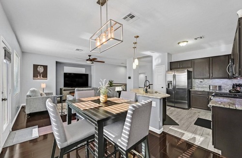 Rhodes Ranch House | Luxury 3-bedroom house with pool & hot tub 2 minutes from Durango Hotel!