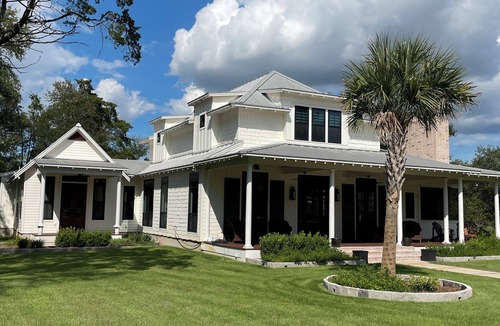 Cedar Creek House | Luxury 3 bedroom house-25 mins from Austin-Bergstrom International Airport