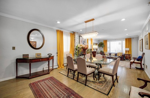 Bridgeport House | Luxury 3-bedroom house with AC in vibrant Chicago