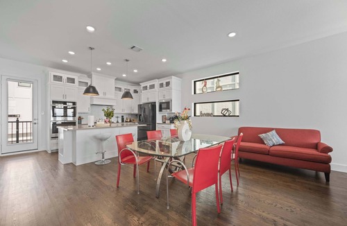 Rowlett House | Luxury 3 Bedroom Waterfront Home Near Dallas