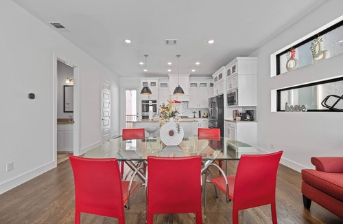 Rowlett House | Luxury 3 Bedroom Waterfront Home Near Dallas