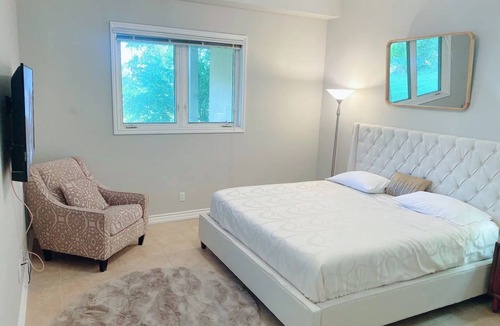 Nobleton Other | Luxury 3 Bedrooms Guest House In King City