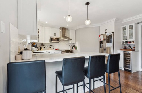 Hull House | Luxury 3 bedrooms house, pool, garage