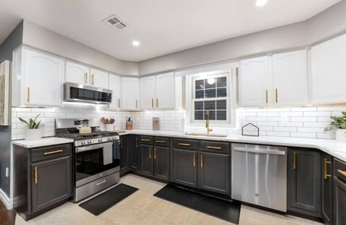 Greenville Apartment | Luxury 3 BR, 2 Bath NYC Retreat