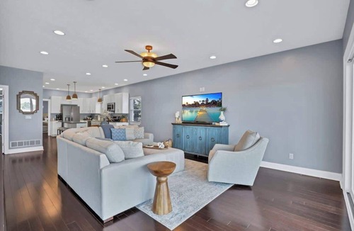 Buckeye Lake House | Luxury 3-Level Waterfront| Stunning Views+Dock