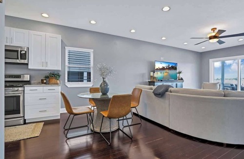 Buckeye Lake House | Luxury 3-Level Waterfront| Stunning Views+Dock