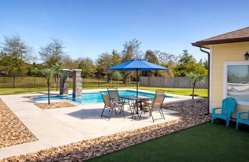 Red Rock House | Luxury 3-Story Escape Private Pool 8BR Retreat