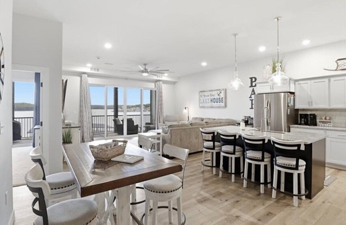 Osage Beach Apartment | Luxury 3b 2ba sleeps 8