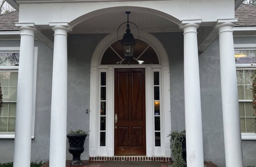 Natchez House | Luxury 3BD/3BA home in Elgin Estates neighborhood