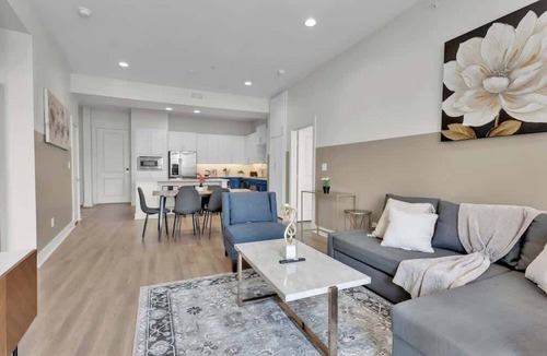 Deep Ellum Apartment | Luxury 3BD | Deep Ellum | Free Parking | Pool+Gym