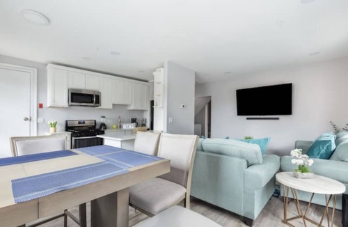 New Rochelle House | Luxury 3Bed Private Apartment with parking