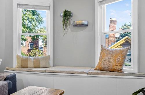 Highland Park Apartment | Luxury 3BR 2BA Boston Penthouse