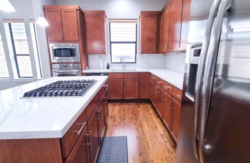 Washington Ave./ Memorial Park Villa | Luxury 3BR/3.5BA Townhouse