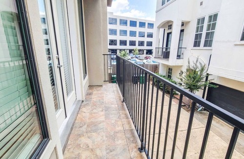 Washington Ave./ Memorial Park Villa | Luxury 3BR/3.5BA Townhouse