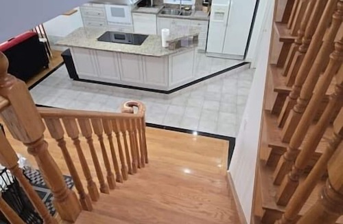Lakeview House | Luxury 3BR 3BA Family Home, Walk to Lake, Toronto