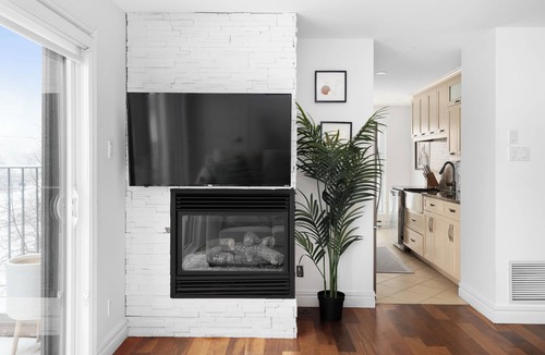 Boisbriand House | Luxury 3BR Condo – Family Friendly & Wi-Fi