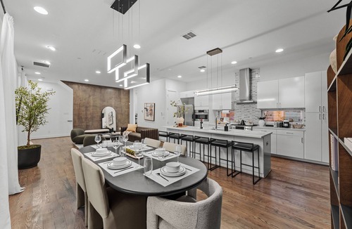 Kessler House | Luxury 3BR Dallas Bishop Arts! Rooftop + Skyline + MiniGolf + Firepit + WorldCup