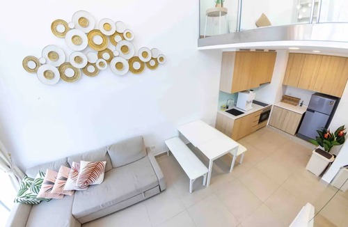 Kuala Lumpur City Centre Apartment | Luxury 3BR Duplex KL view/Infinity pool/Lug strg