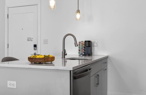 Allston Apartment | Luxury 3BR | Free Parking | Harvard/BU | ROKU TV