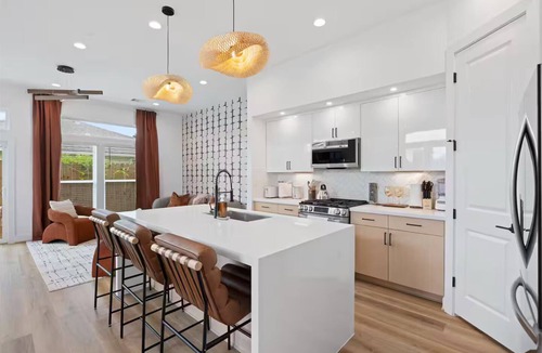 Northside House | Luxury 3BR Houston - Near Downtown & Stadiums