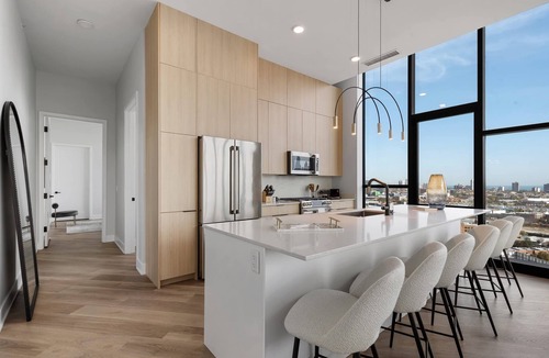River West Apartment | Luxury 3BR Penthouses + Group Comfort Awaits