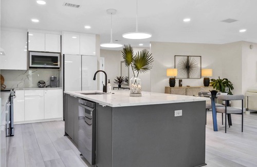 Saddlebrook House | Luxury 3BR Pool Home | Bikes, Lanai, Fire Pit | 1-Month Minimum Stay