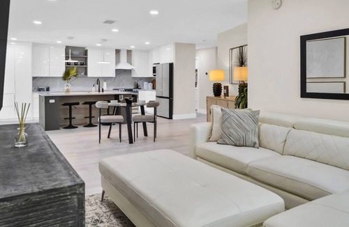 Saddlebrook House | Luxury 3BR Pool Home | Bikes, Lanai, Fire Pit | 1-Month Minimum Stay