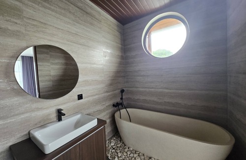 Babakan Villa | Luxury 3BR Private Villa with Pool & Bathtub Near Canggu