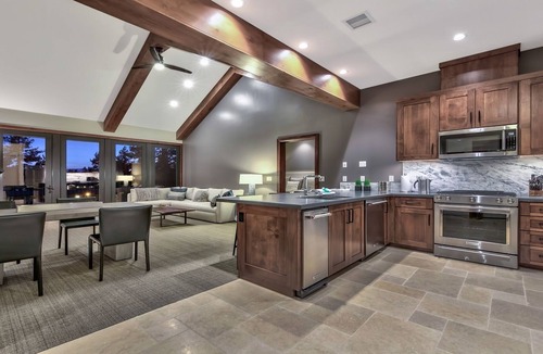 Lakeside Park Condo | Luxury 3Br Residence steps from Heavenly Village & Gondola