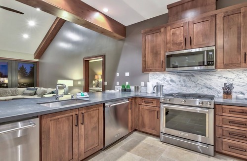 Lakeside Park Condo | Luxury 3Br Residence steps from Heavenly Village & Gondola