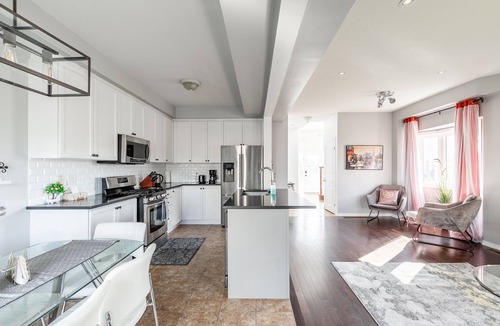 Stoney Creek Villa | Luxury 3BR Townhome Private Gym BBQ