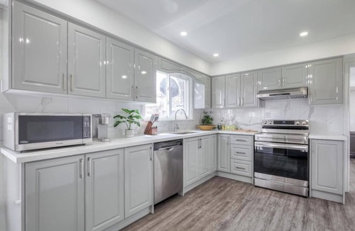 Innisfil House | Luxury 3BR Villa