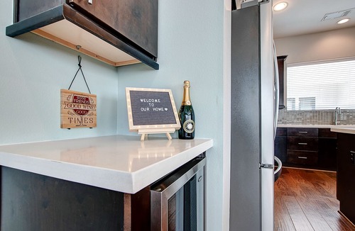 Northside House | Luxury 3BR with Downtown Views, Near All Houston Stadiums