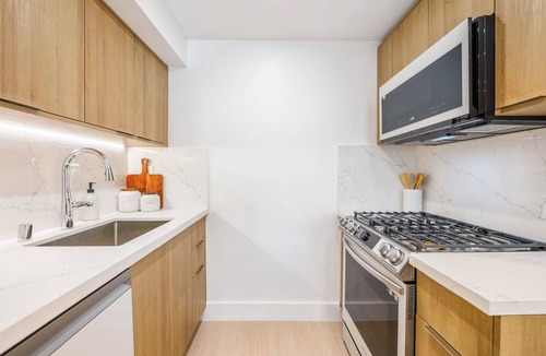 Honolulu Condo | Luxury 3BRD[5beds]+2BTH+Partial Ocean View+Parking