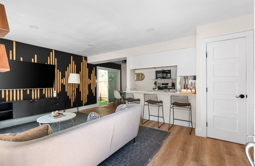 Dawson Condo | Luxury 3mi to DT ~ South Congress ~ Walkable