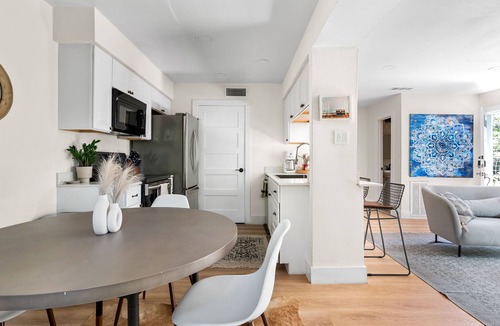 Dawson Condo | Luxury 3mi to DT ~ South Congress ~ Walkable