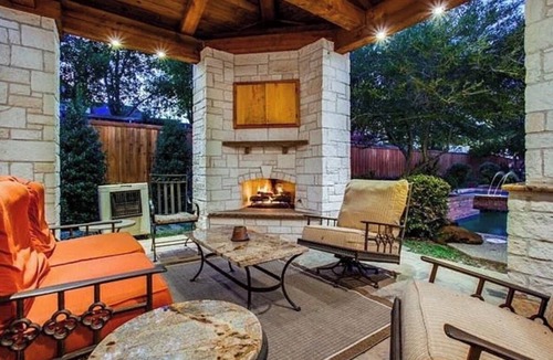 Colleyville House | Luxury 4,300 SqFt Home Sleeps 12 Outdoor Kitchen & Patio with Large Pool