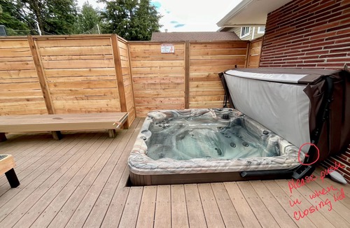 Three Tree Point House | Luxury 4 bd/3ba Family Home near Ocean, Airport, & Seattle XL yard w/sportcourt