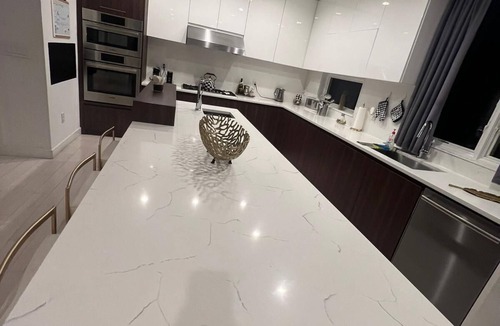 Edgewater House | Luxury 4-BD w/Rooftop Deck. Steps 2 NYC Views!