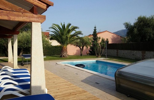 Argeles-sur-Mer Villa | Luxury 4 Bed Villa, Private Pool, Wifi, Aircon, Quiet Area, Lovely Seaside Town