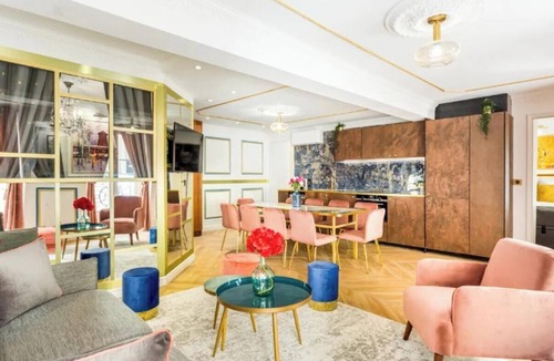 Bonne-Nouvelle Apartment | Luxury 4 Bedroom Apartment next to Louvre & Marais