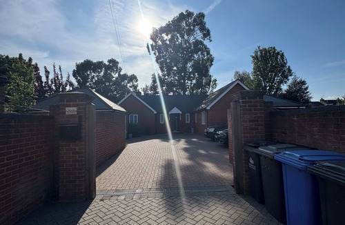 Ipswich House | Luxury 4 Bedroom Bungalow