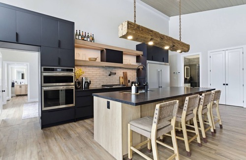 Dysart et al House | Luxury 4-bedroom, 3.5 bath waterfront retreat. Hot tub & Chef's Kitchen!