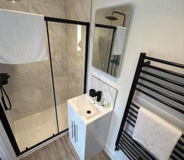 Cribbs Causeway House | Luxury 4 bedroom house