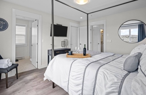 Halifax House | ☆ Luxury 4 Bedroom ☆Netflix Cable