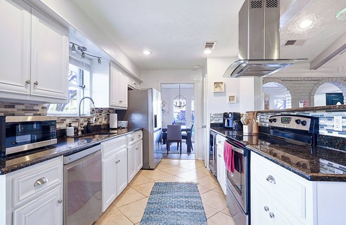 Plano House | Luxury 4-bedroom Retreat in Plano with Pool, Jacuzzi, Games & Relaxing Vibes