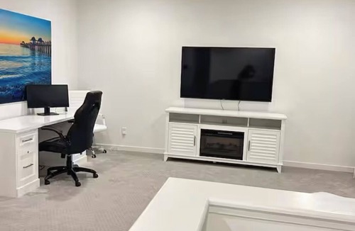 Naples House | Luxury 4-bedroom townhome in beautiful Naples with Pool
