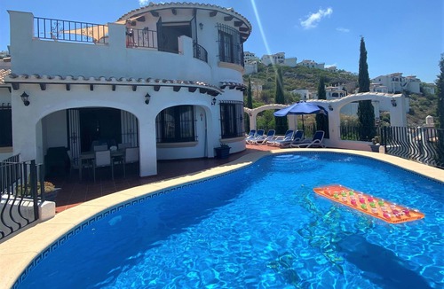 Monte Pego Villa | Luxury 4 Bedroom Villa - 10 berth - Private Heated Infinity Pool - with Sea View