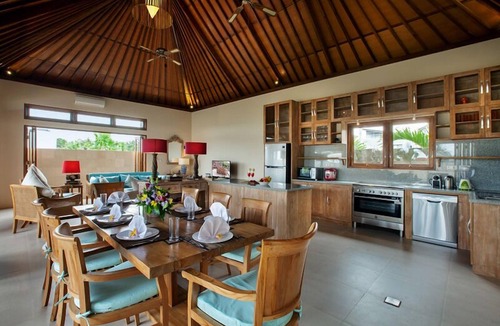 Berawa Villa | Luxury 4 Bedroom Villa Near Canggu Club