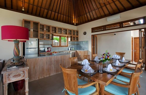 Berawa Villa | Luxury 4 Bedroom Villa Near Canggu Club